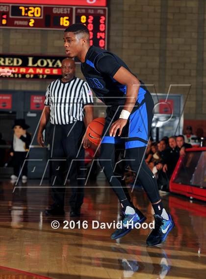 Thumbnail 2 in Shadow Mountain @ Mater Dei (Nike Extravaganza) photogallery.