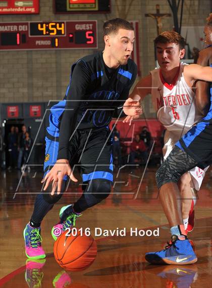 Thumbnail 3 in Shadow Mountain @ Mater Dei (Nike Extravaganza) photogallery.