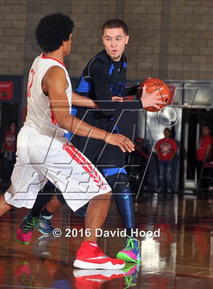 Thumbnail 3 in Shadow Mountain @ Mater Dei (Nike Extravaganza) photogallery.