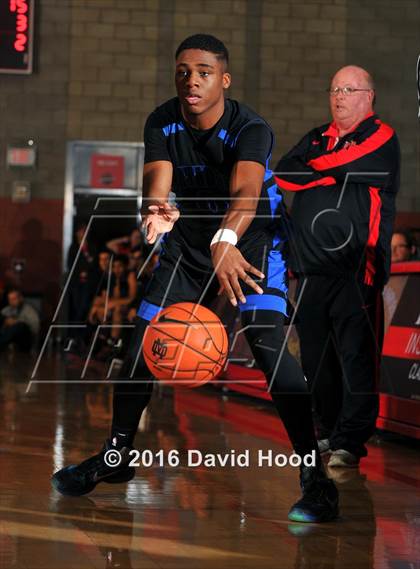 Thumbnail 1 in Shadow Mountain @ Mater Dei (Nike Extravaganza) photogallery.