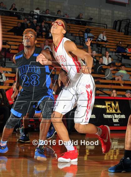 Thumbnail 3 in Shadow Mountain @ Mater Dei (Nike Extravaganza) photogallery.