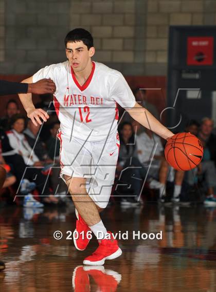 Thumbnail 3 in Shadow Mountain @ Mater Dei (Nike Extravaganza) photogallery.