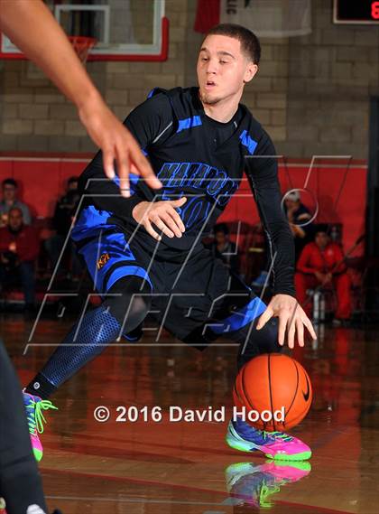 Thumbnail 1 in Shadow Mountain @ Mater Dei (Nike Extravaganza) photogallery.