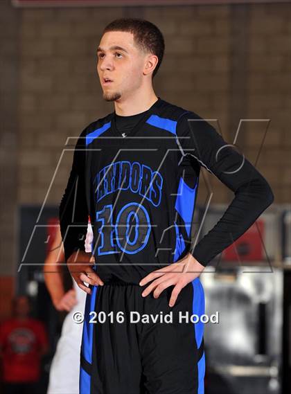 Thumbnail 2 in Shadow Mountain @ Mater Dei (Nike Extravaganza) photogallery.
