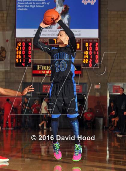 Thumbnail 1 in Shadow Mountain @ Mater Dei (Nike Extravaganza) photogallery.