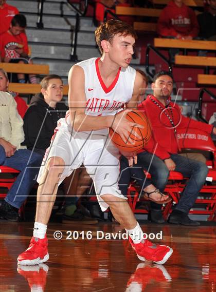Thumbnail 3 in Shadow Mountain @ Mater Dei (Nike Extravaganza) photogallery.