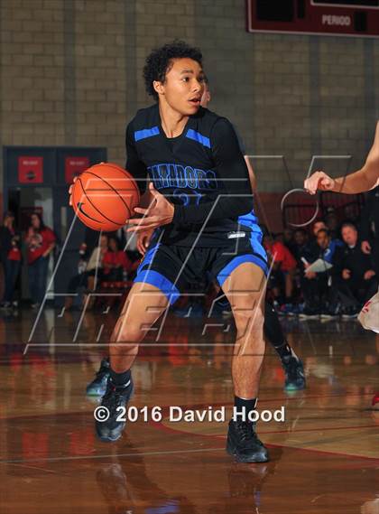 Thumbnail 3 in Shadow Mountain @ Mater Dei (Nike Extravaganza) photogallery.
