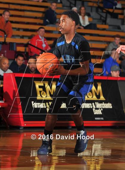 Thumbnail 3 in Shadow Mountain @ Mater Dei (Nike Extravaganza) photogallery.