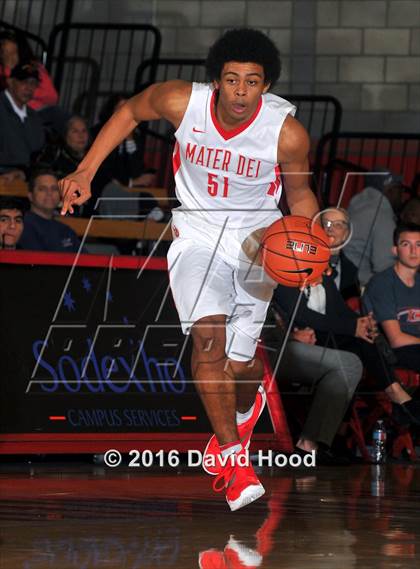 Thumbnail 3 in Shadow Mountain @ Mater Dei (Nike Extravaganza) photogallery.