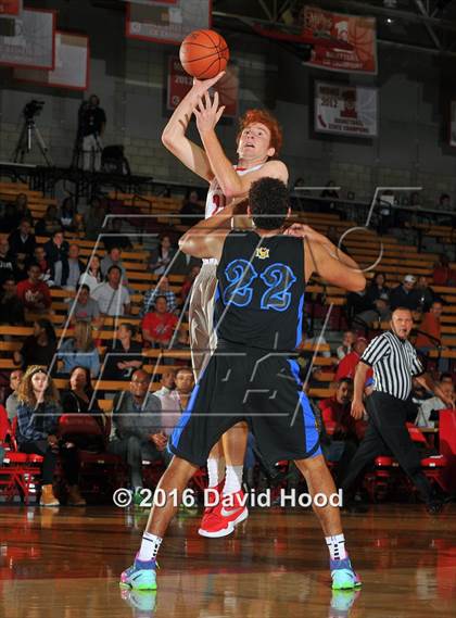 Thumbnail 3 in Shadow Mountain @ Mater Dei (Nike Extravaganza) photogallery.