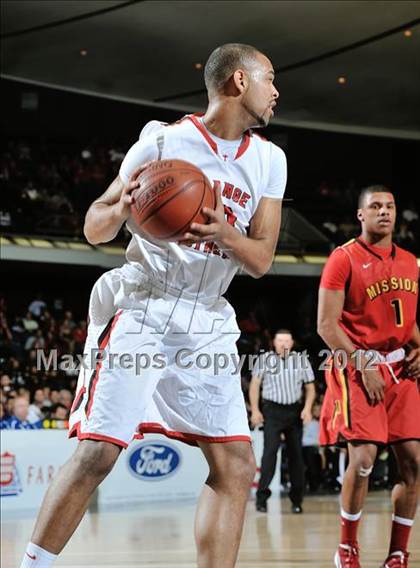 Thumbnail 2 in Orange Lutheran vs. Mission Viejo (CIF SS D1A Final) photogallery.