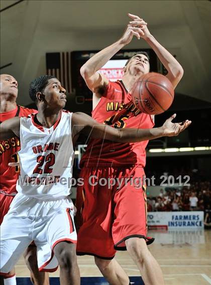Thumbnail 1 in Orange Lutheran vs. Mission Viejo (CIF SS D1A Final) photogallery.