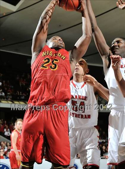 Thumbnail 2 in Orange Lutheran vs. Mission Viejo (CIF SS D1A Final) photogallery.