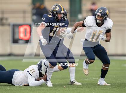 Thumbnail 3 in St. Joseph vs. DeWitt photogallery.