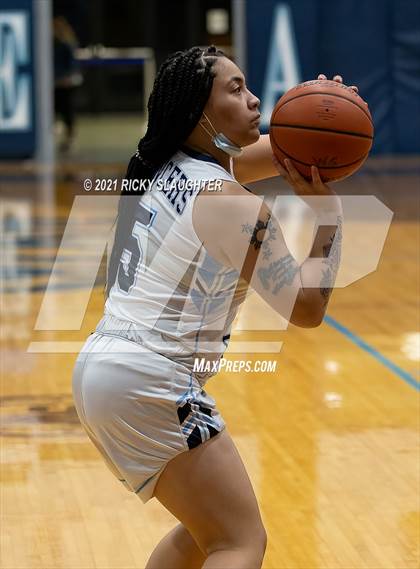 Thumbnail 1 in Collinsville @ Belleville East photogallery.