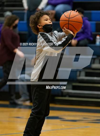 Thumbnail 2 in Collinsville @ Belleville East photogallery.