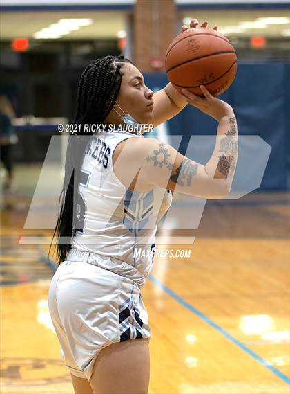 Thumbnail 2 in Collinsville @ Belleville East photogallery.