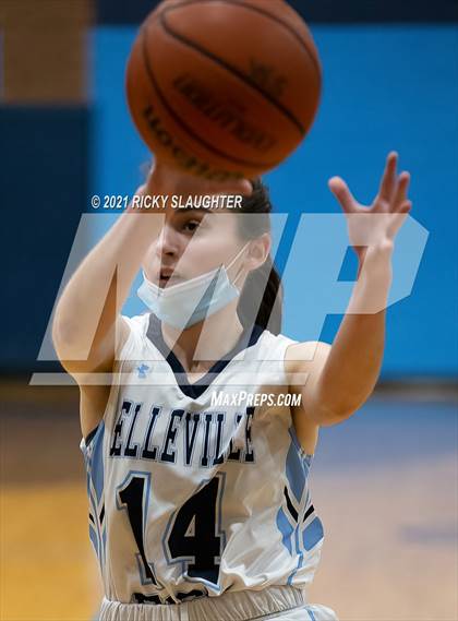 Thumbnail 2 in Collinsville @ Belleville East photogallery.