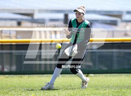 Thumbnail 2 in Granada Hills Charter vs King/Drew photogallery.