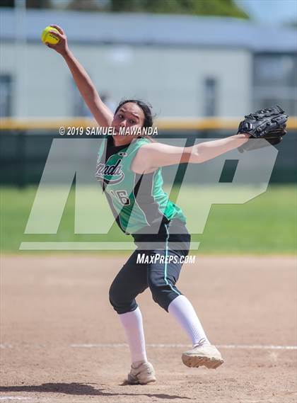 Thumbnail 3 in Granada Hills Charter vs King/Drew photogallery.
