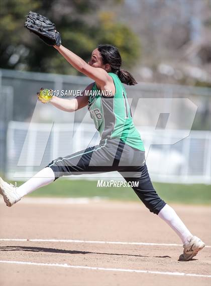 Thumbnail 3 in Granada Hills Charter vs King/Drew photogallery.
