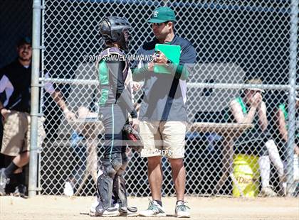 Thumbnail 3 in Granada Hills Charter vs King/Drew photogallery.