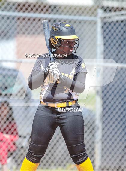 Thumbnail 2 in Granada Hills Charter vs King/Drew photogallery.