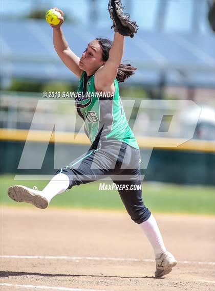 Thumbnail 1 in Granada Hills Charter vs King/Drew photogallery.