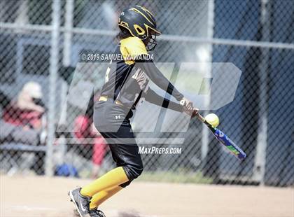 Thumbnail 2 in Granada Hills Charter vs King/Drew photogallery.