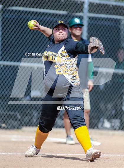 Thumbnail 1 in Granada Hills Charter vs King/Drew photogallery.