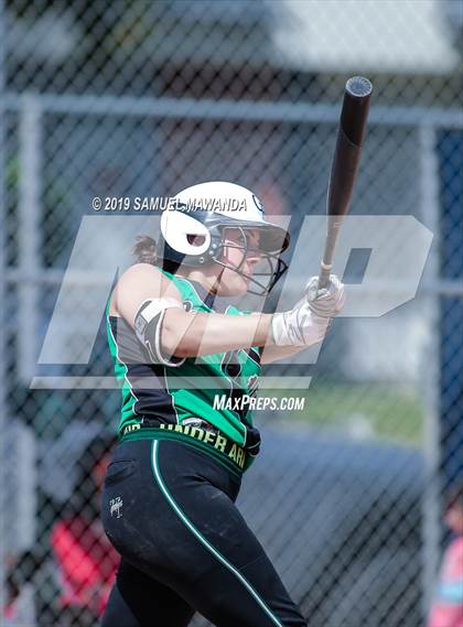 Thumbnail 2 in Granada Hills Charter vs King/Drew photogallery.