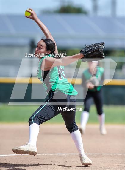 Thumbnail 1 in Granada Hills Charter vs King/Drew photogallery.