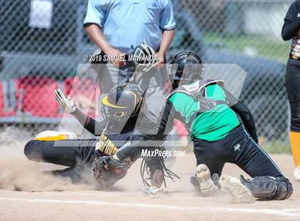 Thumbnail 3 in Granada Hills Charter vs King/Drew photogallery.