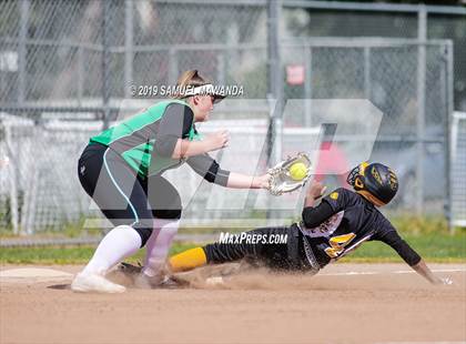 Thumbnail 1 in Granada Hills Charter vs King/Drew photogallery.