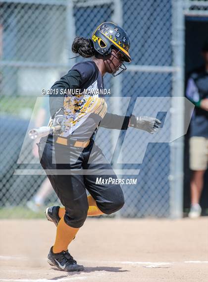 Thumbnail 1 in Granada Hills Charter vs King/Drew photogallery.