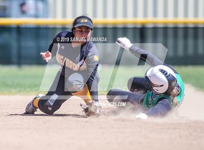 Thumbnail 3 in Granada Hills Charter vs King/Drew photogallery.