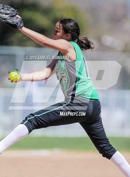 Thumbnail 1 in Granada Hills Charter vs King/Drew photogallery.