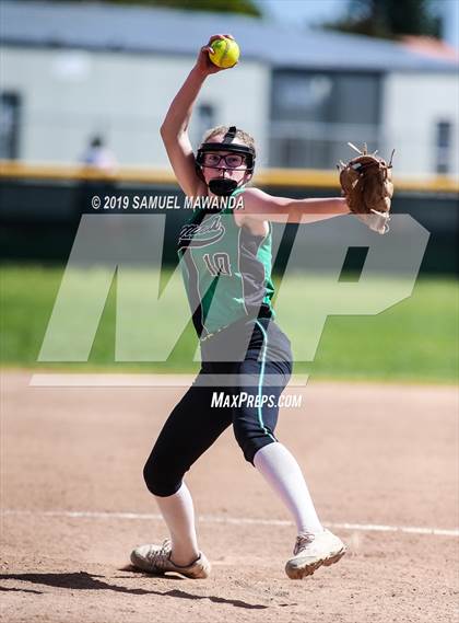 Thumbnail 3 in Granada Hills Charter vs King/Drew photogallery.
