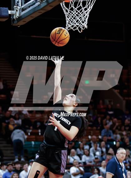 Thumbnail 2 in Holy Family vs. University (CHSAA 4A Final 4) photogallery.