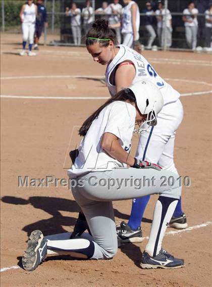 Thumbnail 2 in Crescenta Valley @ Burbank (Game 1) photogallery.