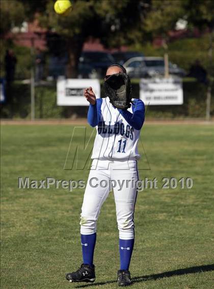 Thumbnail 2 in Crescenta Valley @ Burbank (Game 1) photogallery.