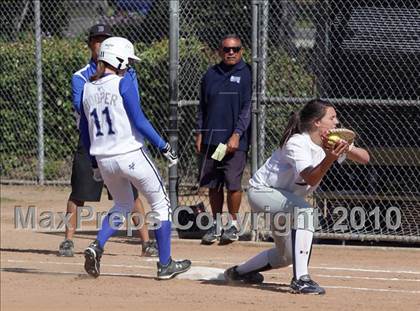 Thumbnail 2 in Crescenta Valley @ Burbank (Game 1) photogallery.