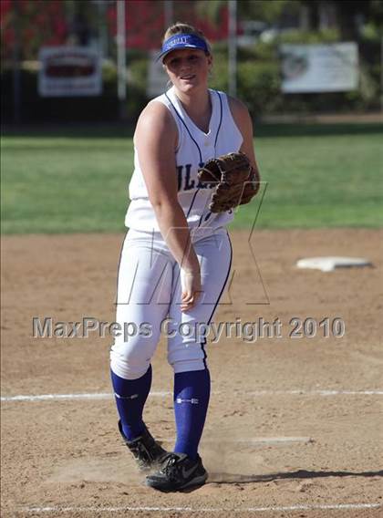 Thumbnail 2 in Crescenta Valley @ Burbank (Game 1) photogallery.