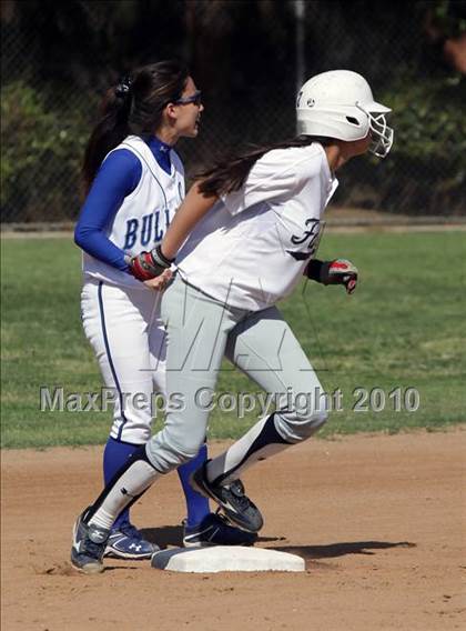 Thumbnail 3 in Crescenta Valley @ Burbank (Game 1) photogallery.