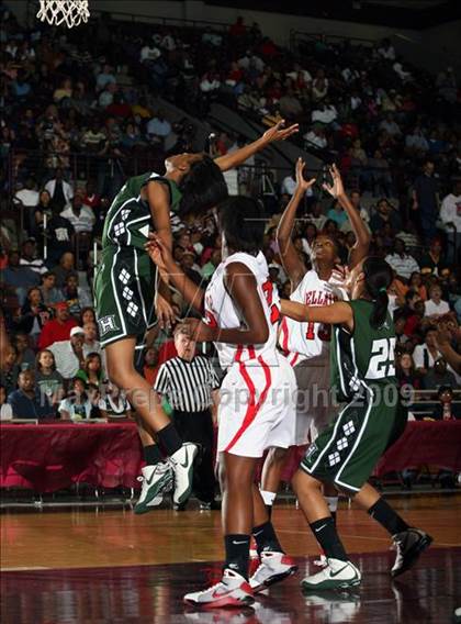 Thumbnail 2 in Hightower vs. Bellaire (Texas 5A Region 3 Semifinal) photogallery.