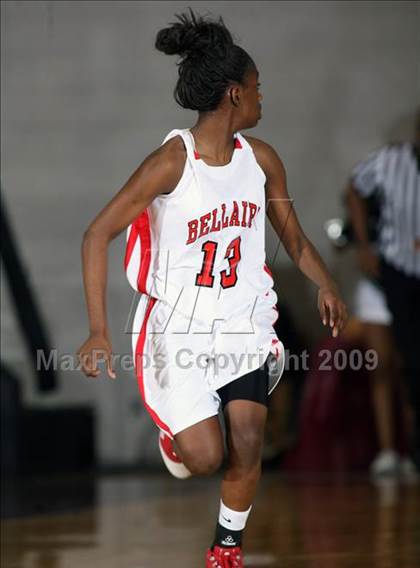 Thumbnail 3 in Hightower vs. Bellaire (Texas 5A Region 3 Semifinal) photogallery.