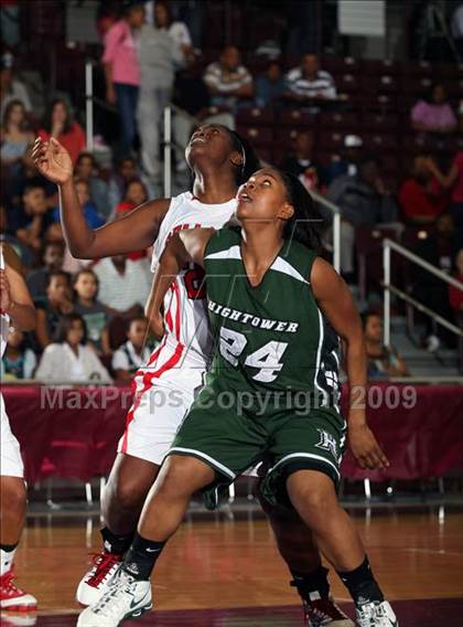 Thumbnail 2 in Hightower vs. Bellaire (Texas 5A Region 3 Semifinal) photogallery.