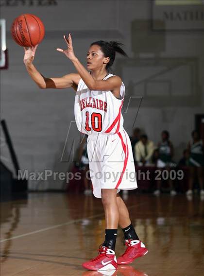 Thumbnail 2 in Hightower vs. Bellaire (Texas 5A Region 3 Semifinal) photogallery.