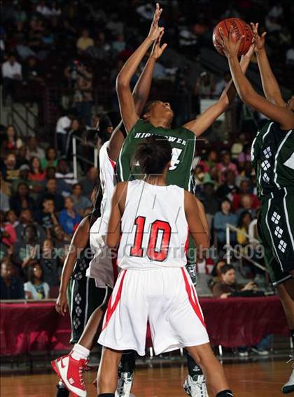 Thumbnail 2 in Hightower vs. Bellaire (Texas 5A Region 3 Semifinal) photogallery.