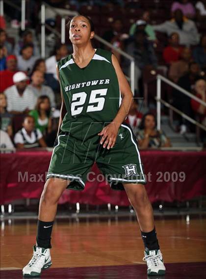 Thumbnail 3 in Hightower vs. Bellaire (Texas 5A Region 3 Semifinal) photogallery.